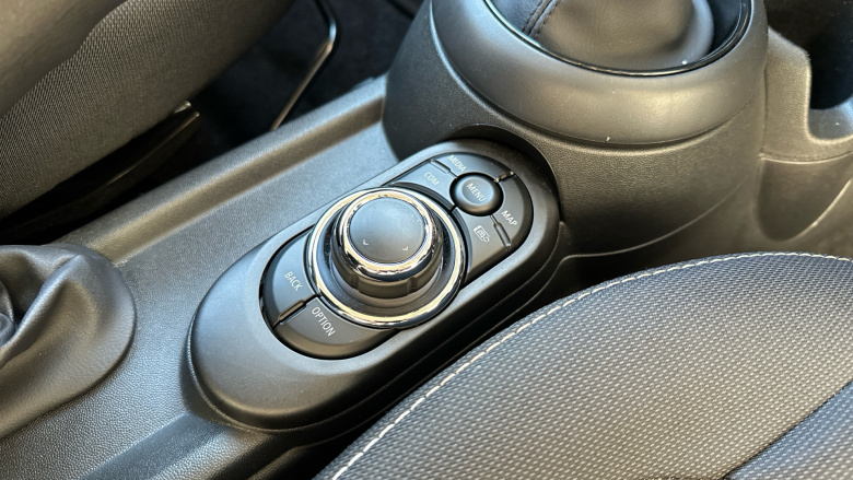 MINI Hatchback 1.5 Cooper Classic 5dr Auto Petrol Hatchback